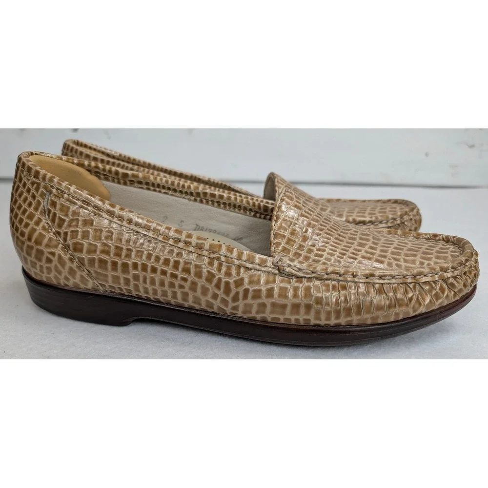 SAS Womens 9.5 S Slim Tan Croc Embossed Loafers Tripad Comfort USA Slip On